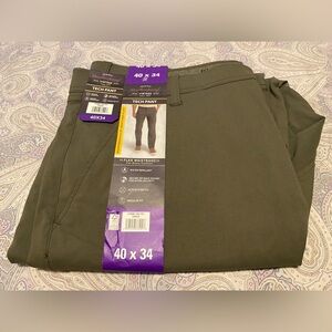 Weatherproof Green Tech Pants Straight Fit Flat Front Size 40x34 Men’s NWT